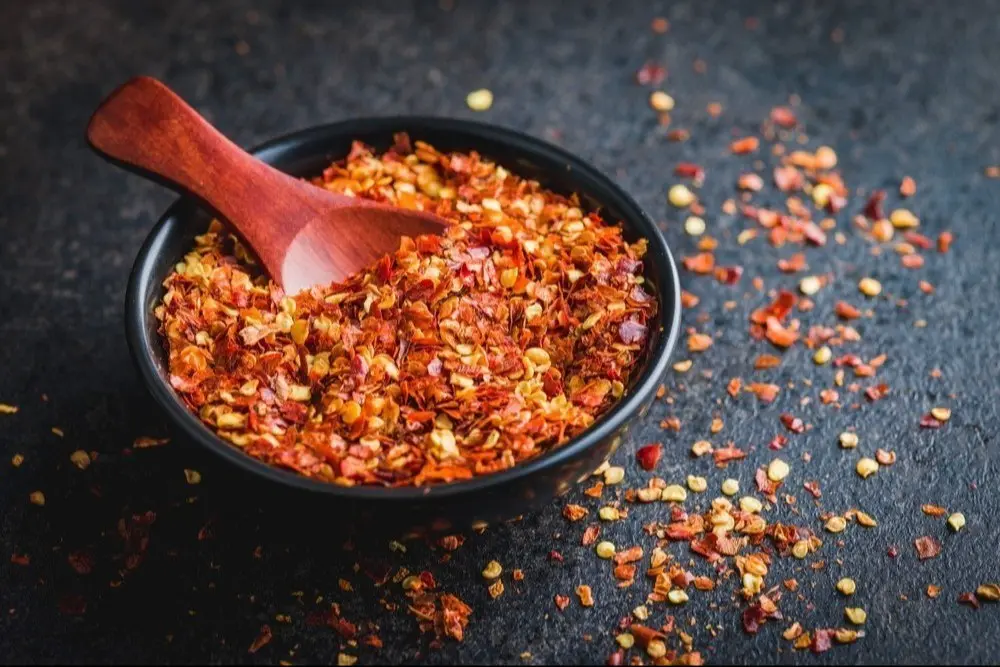 dried-red-chilli-flakes.webp